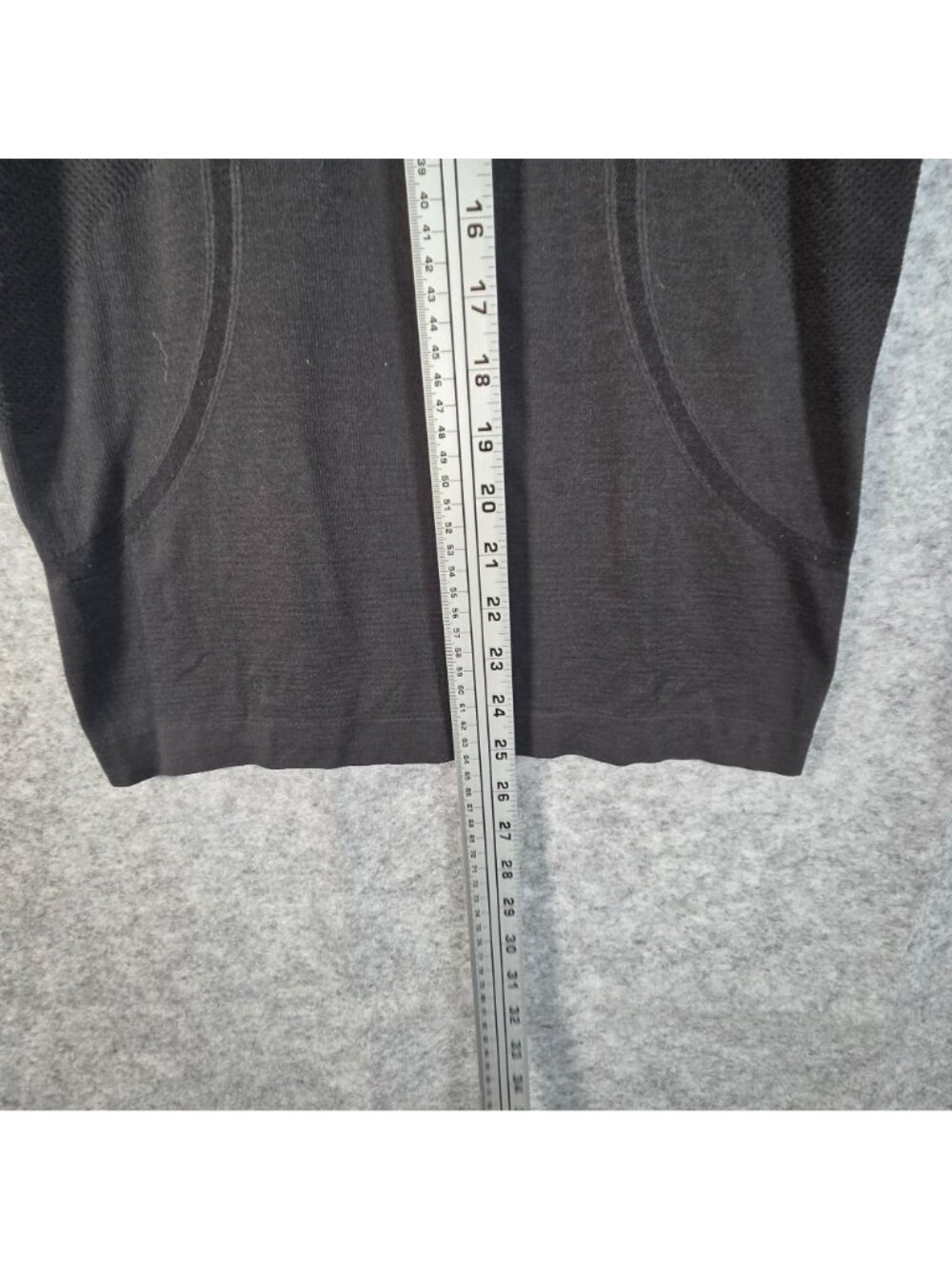 Lululemon Black Seamless Long Sleeve Compression Top Thumbholes Athletic Activew - Picture 5 of 10